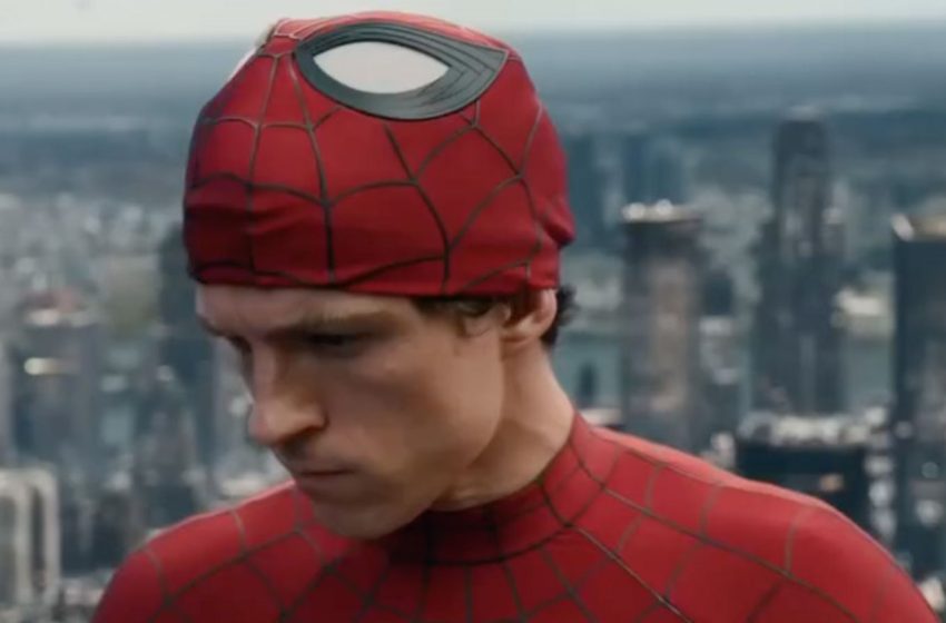  Tom Holland & Fans Tease Superhero Movie Releasing Short Clips