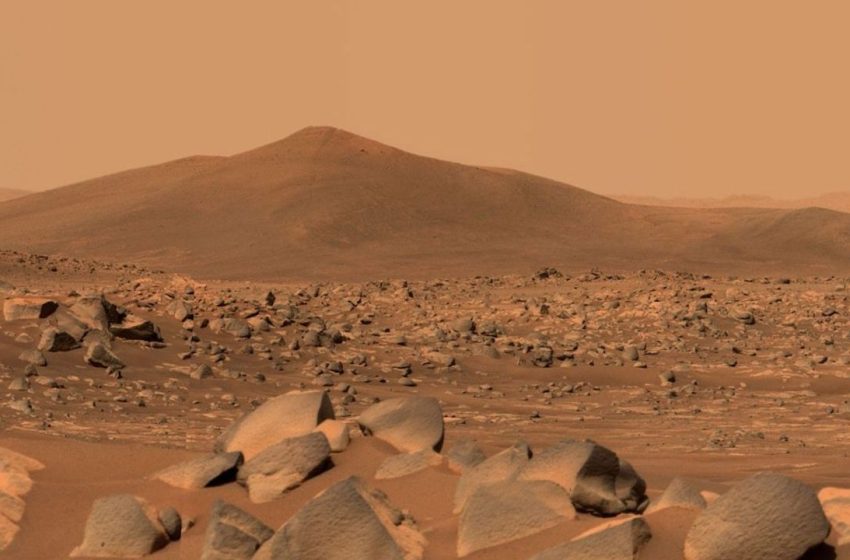  ‘War of the Worlds’ in reverse? Mars dirt could help fight off a microbial invasion from Earth