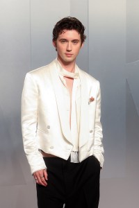 Troye Sivan at the 2026 Vanity Fair Oscar Party held at the Los Angeles County Museum of Art on March 15, 2026 in Los Angeles, California.