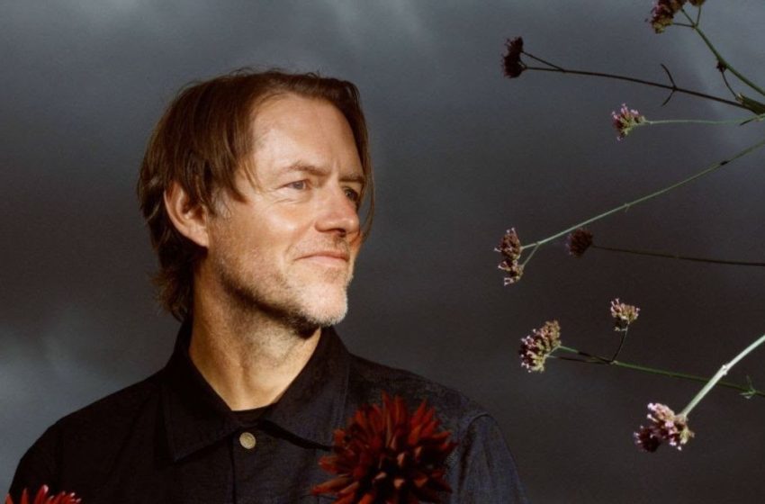  Ed O’Brien Announces New Solo Album Blue Morpho