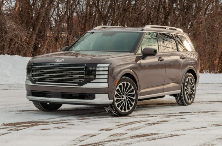  Hyundai Stops Sales and Recalls 68,500 2026 Palisade Models Because the Power Seats Can Crush You