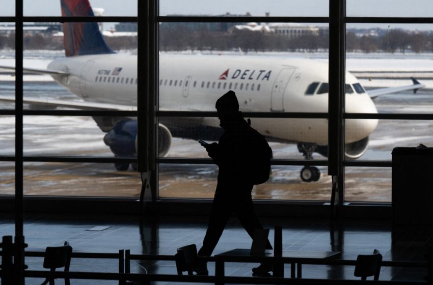  Congress loses a flying perk as DHS shutdown continues : NPR