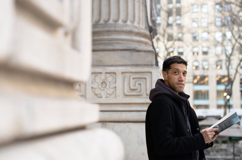  He’s the voice of romantasy audiobooks’ biggest heartthrobs. He’s never been busier : NPR