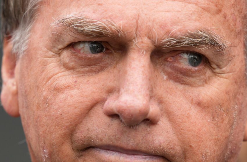  Brazil’s ex-President Bolsonaro is in intensive care with pneumonia, hospital says : NPR