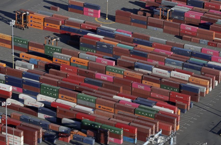  U.S. Customs is working on a system to refund tariffs : NPR
