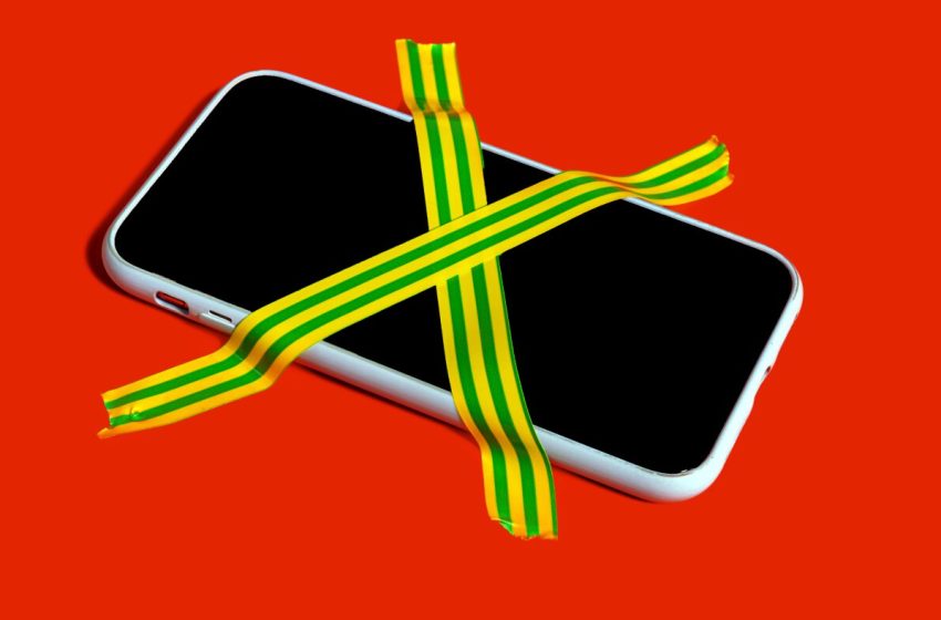  How to resist the urge to keep looking at your phone : NPR