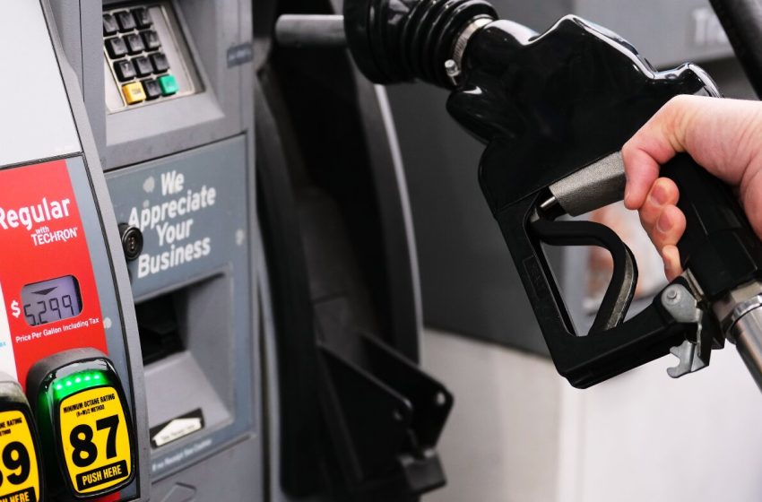  Gasoline prices rise as the Iran war stretches into its third week : NPR