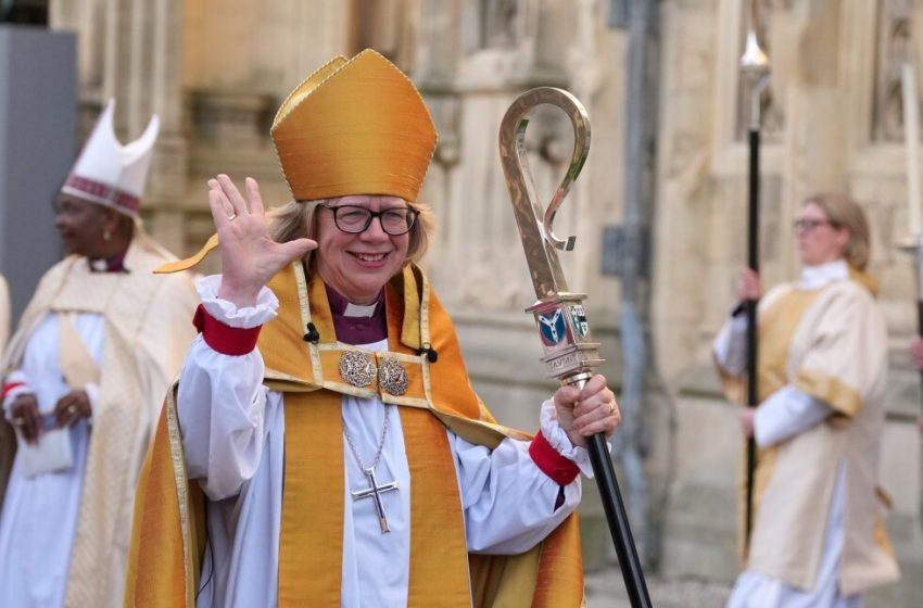  Photos show Sarah Mullally making history as first female archbishop of Canterbury