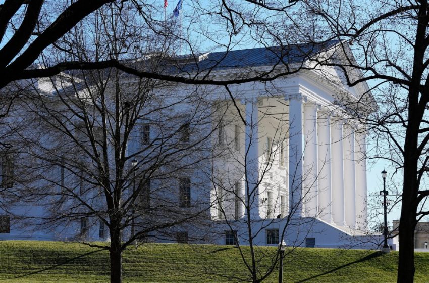  Virginia court allows Democratic-led redistricting referendum