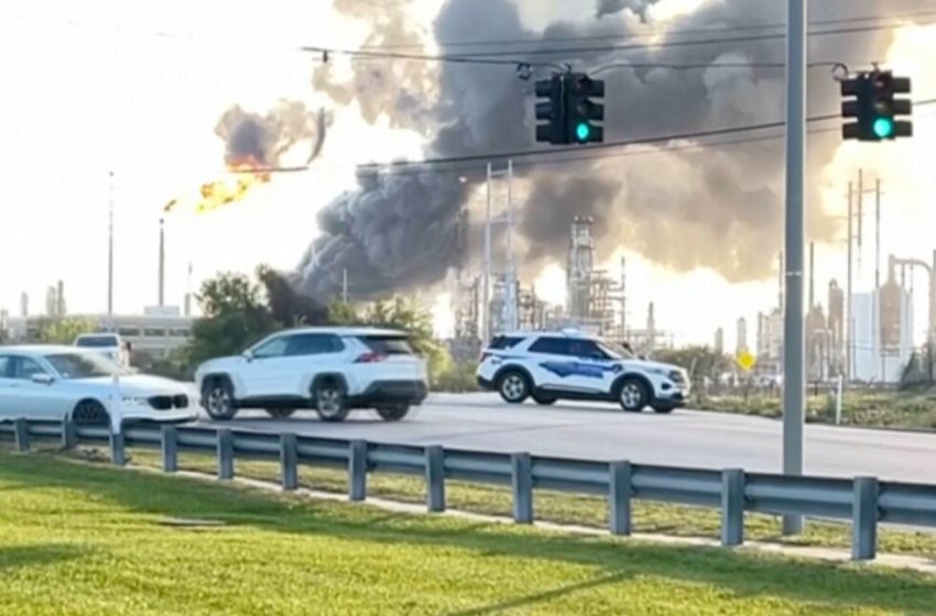  Oil refinery explosion near Texas coast forces residents to shelter in place
