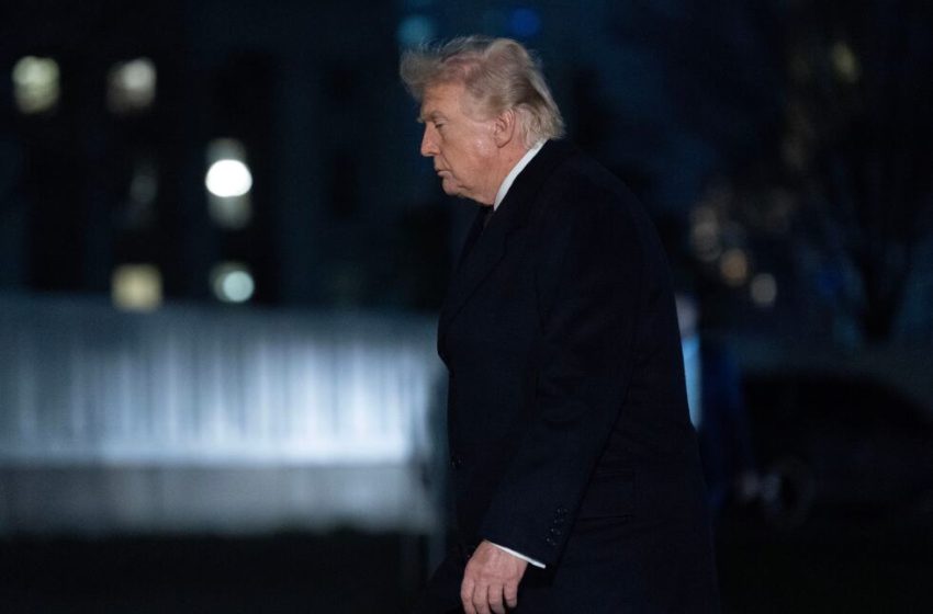  Trump says he may delay China trip as Iran war roils oil prices