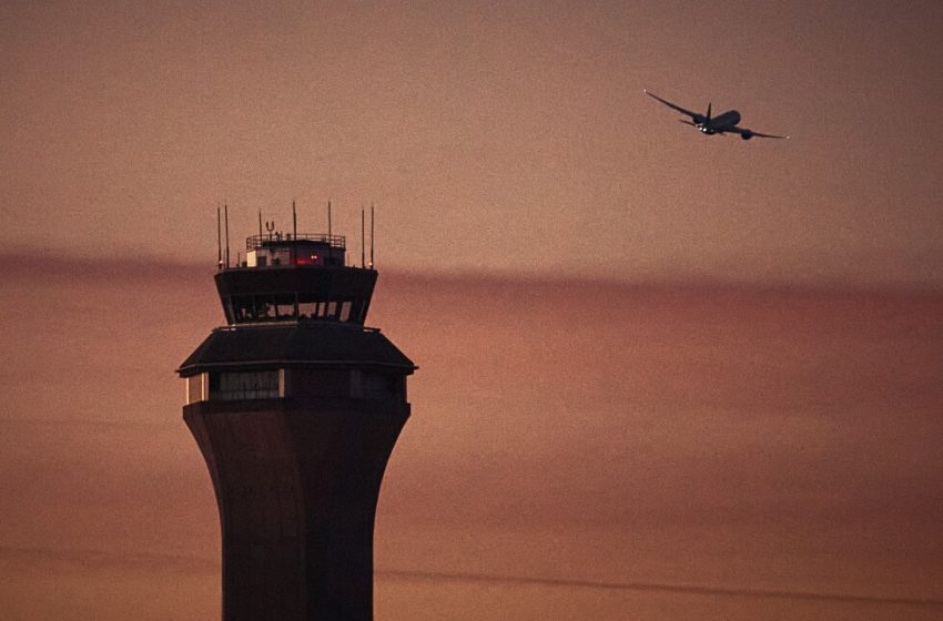  Authorities investigating close call between Alaska Airlines jet and FedEx plane in Newark