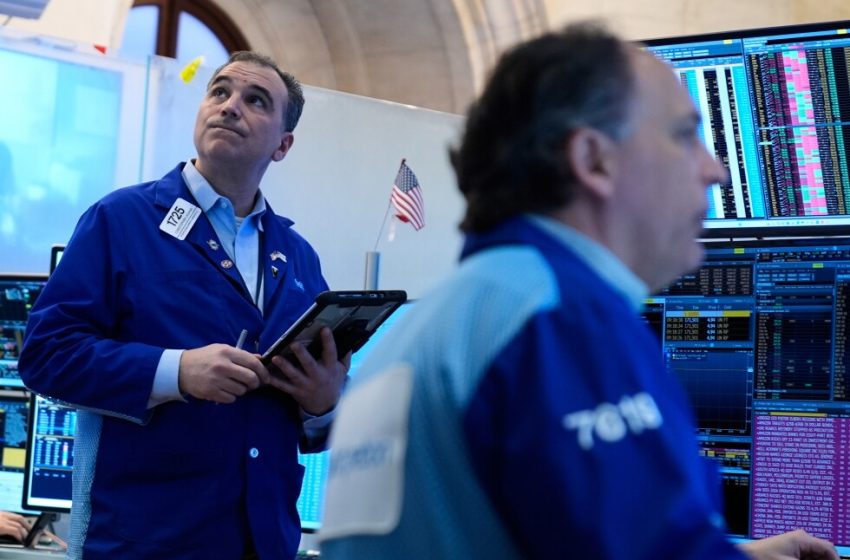  Easing of crude oil prices sends US stocks higher