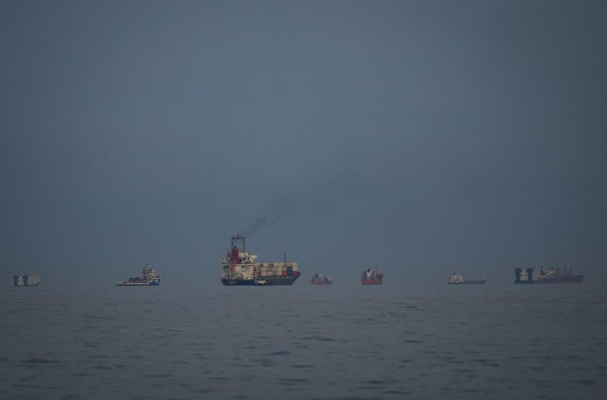  Dozens of ships slip through the Strait of Hormuz as Iran’s oil exports get through