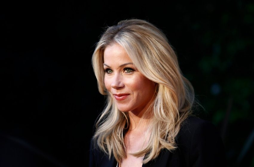  Christina Applegate’s memoir reveals raw and funny truths