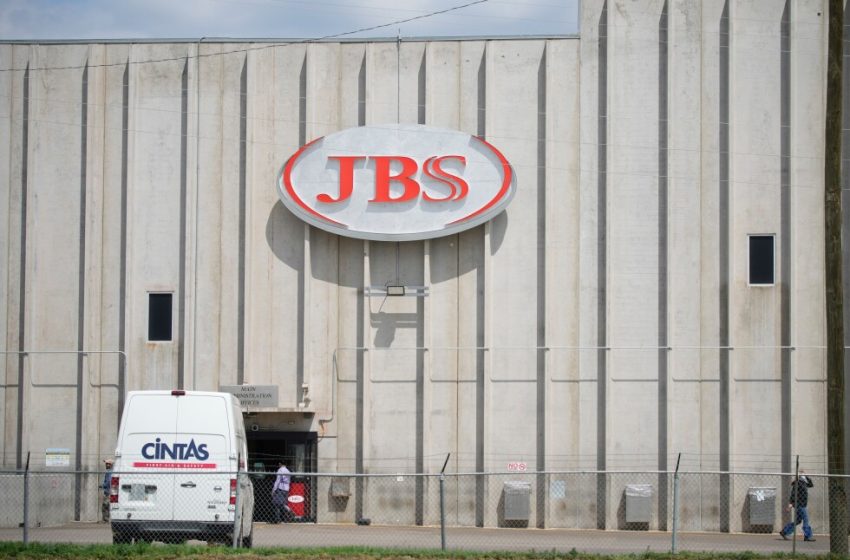  3,800 workers set to strike at one of the nation’s largest slaughterhouses