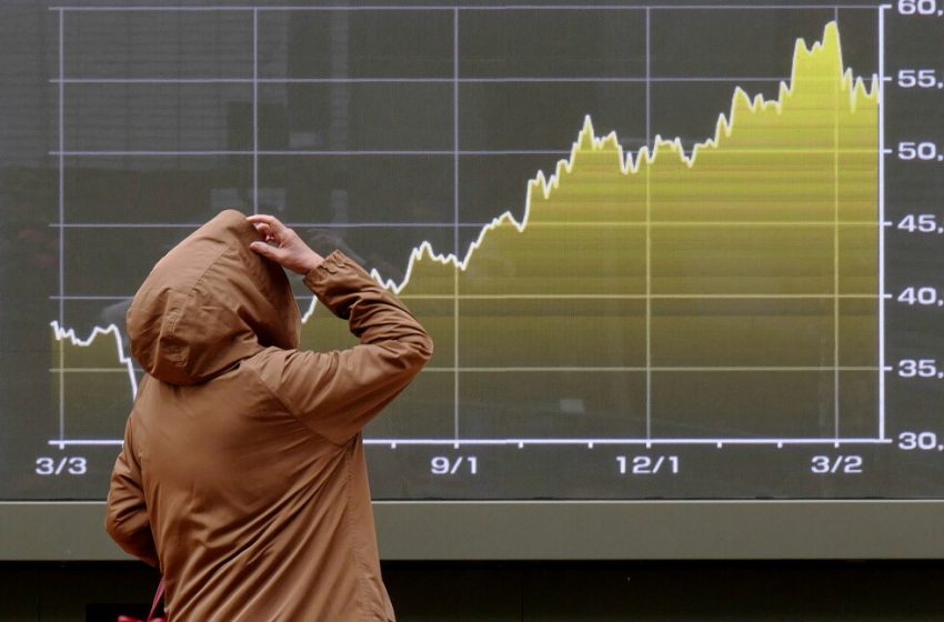  Asian shares fall after Trump’s Iran threats