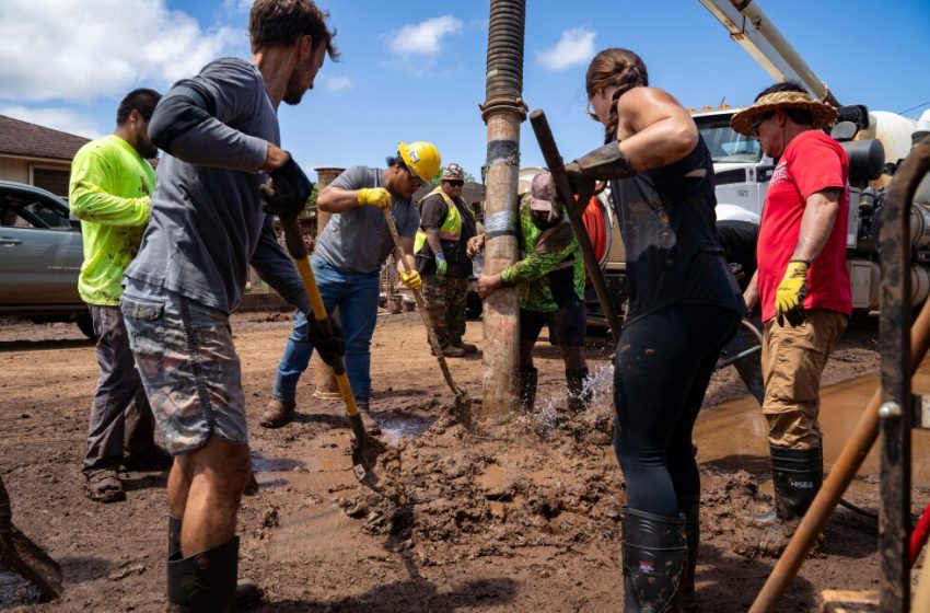  Hawaii digging out from another round of flooding after surprise downpour