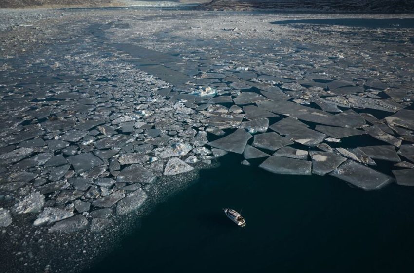  Arctic sea ice shrinks to tie lowest level for winter
