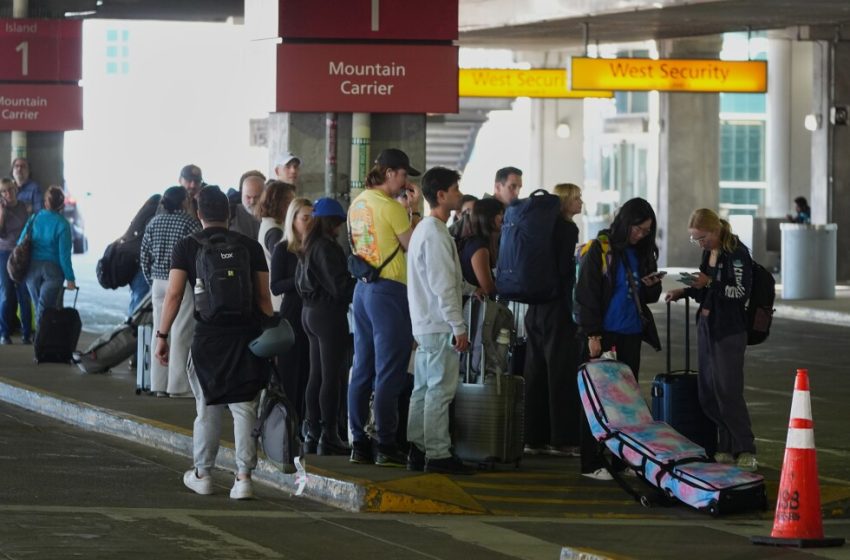  Nonprofits, unions and airports feed TSA officers as shutdown drags