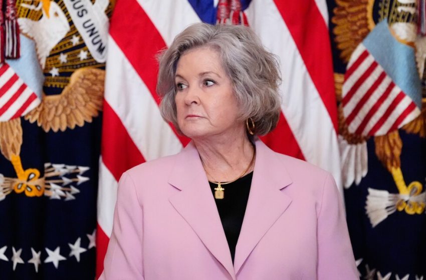  White House chief of staff Susie Wiles has cancer