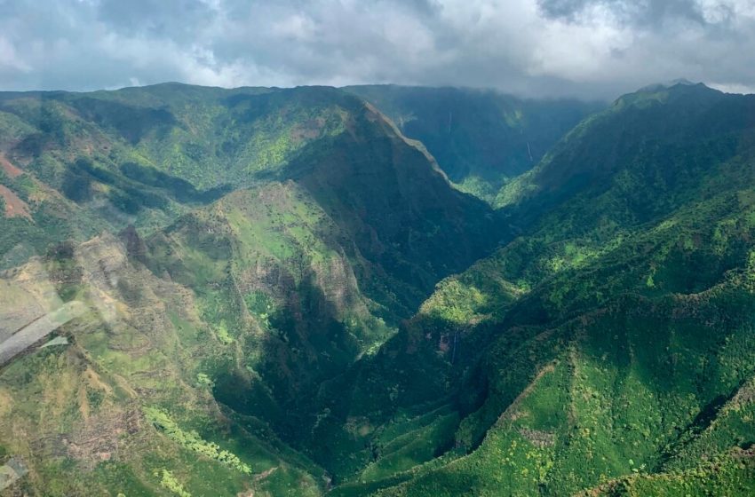  3 killed in helicopter crash on Kauai’s Na Pali Coast