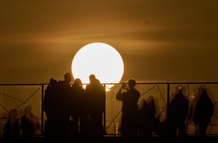  Moscow struggles with cellphone internet outages