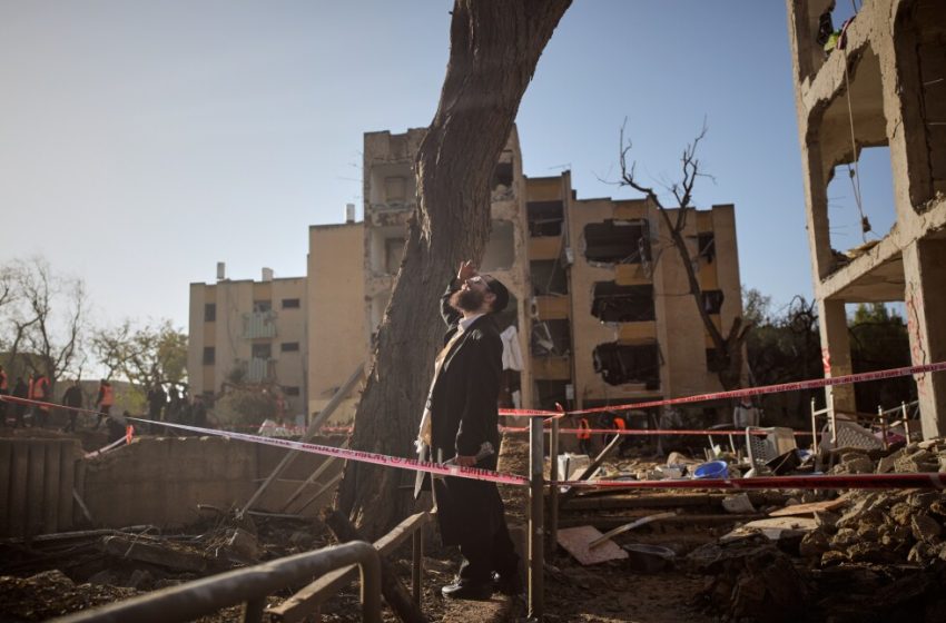  Trump threatens attacks on Iranian power plants