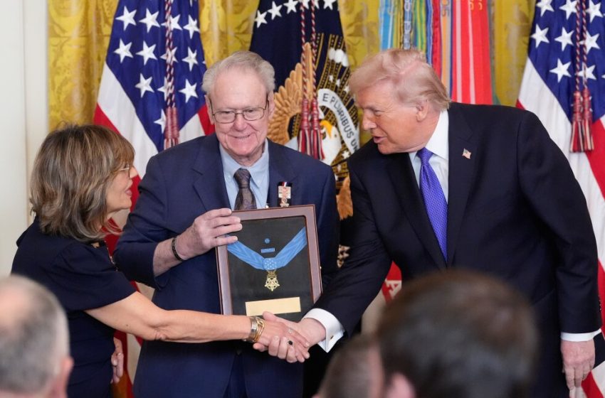  Trump awards Medal of Honor to 3 soldiers