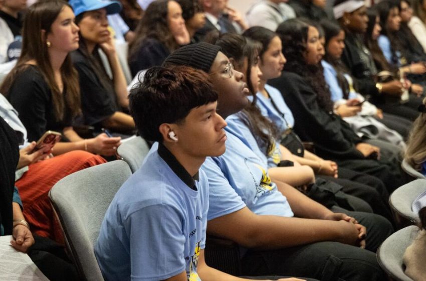  Carvalho probe looms over LAUSD meeting on labor talks, charter school