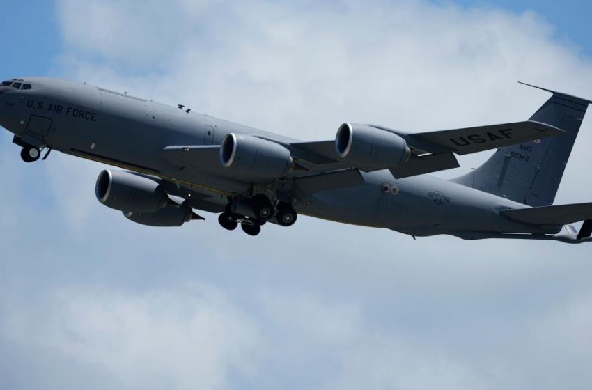  Six U.S. airmen die in crash; 2,500 Marines being sent to the Middle East