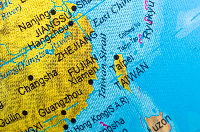  Satya Nadella Says “All Software Is Being Rewritten.” Here’s 1 of the Best Artificial Intelligence (AI) Stocks to Own for 2026.