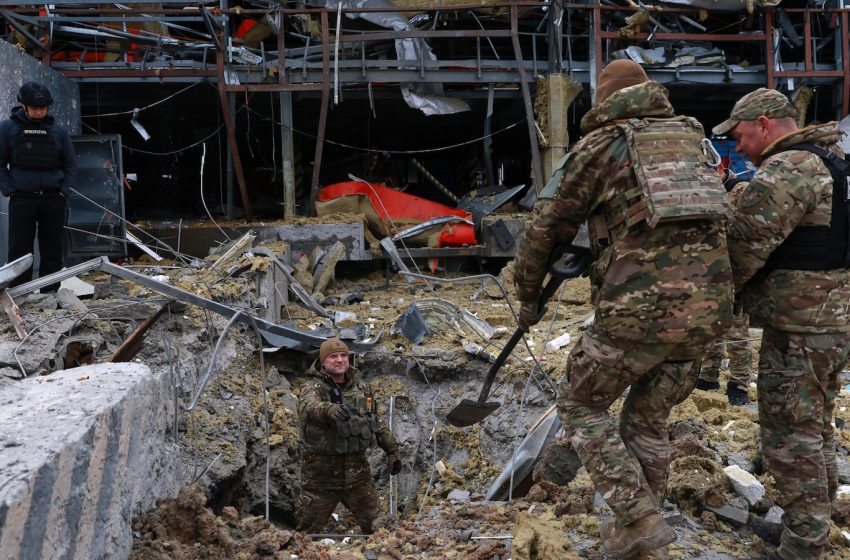  Zelenskyy will discuss Russia-Ukraine war with British leader and NATO chief