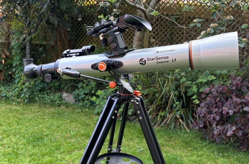  Our expert reviewed the Celestron StarSense Explorer LT 70AZ telescope.