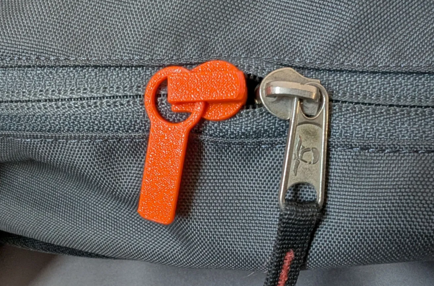  This Printed Zipper Repair Requires No Unsewing