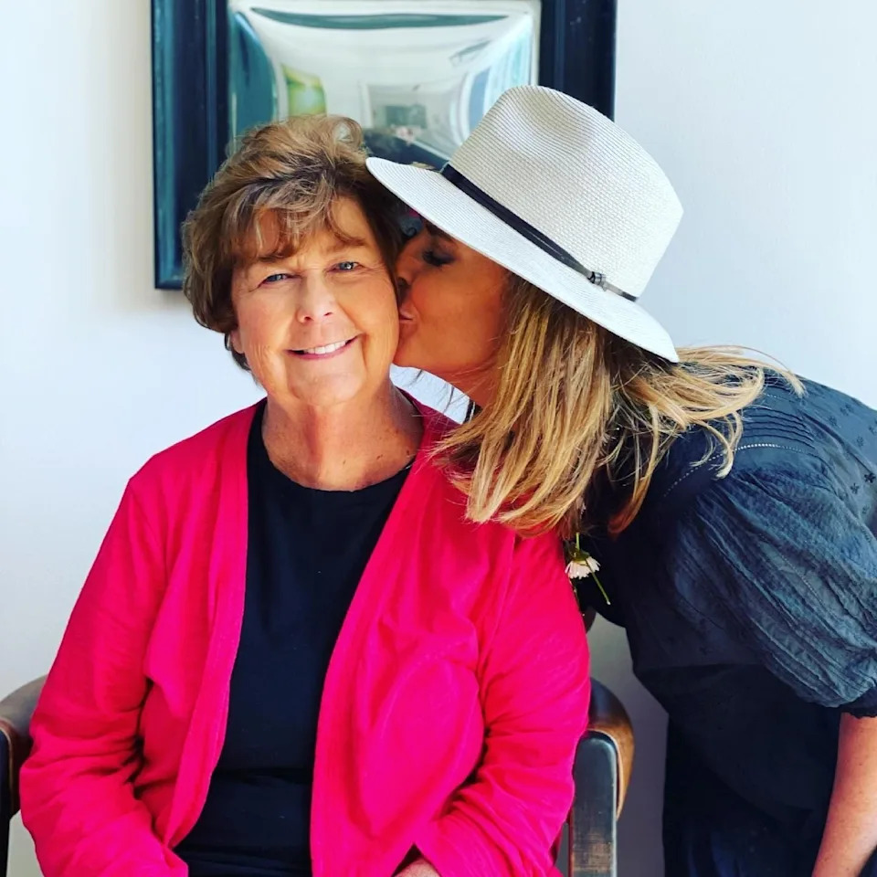 Savannah Guthrie kissing her mom Nancy Guthrie