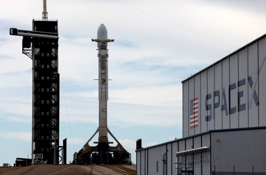  SpaceX lines up 21 banks for mega IPO, code-named project Apex