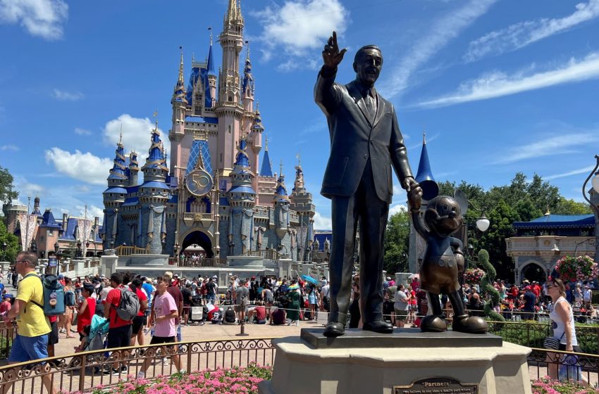  Disney plans layoffs of as many as 1,000 employees