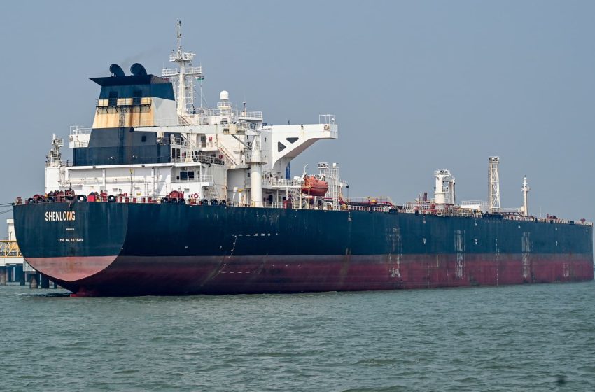  Oil prices surge with Brent rising 5% as Trump vows to hit Iran ‘extremely hard’ within weeks