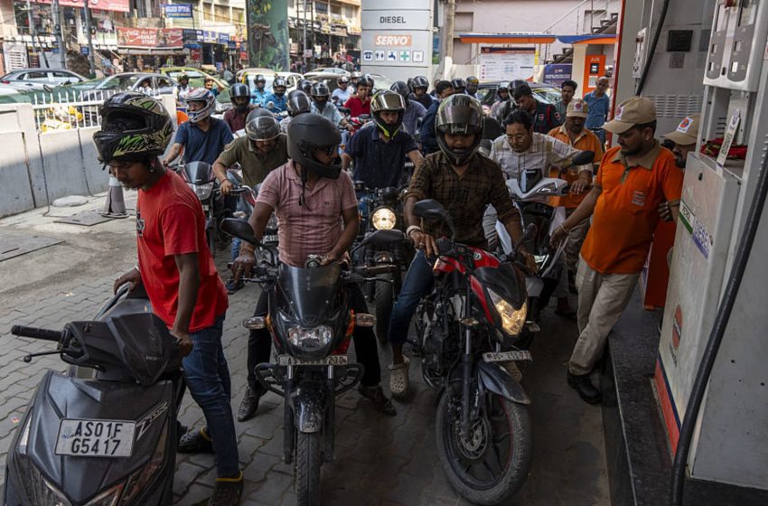  India makes first Iranian oil purchase in seven years