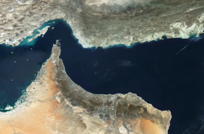  Oil rises as Trump warns Iran to open Strait of Hormuz by Tuesday