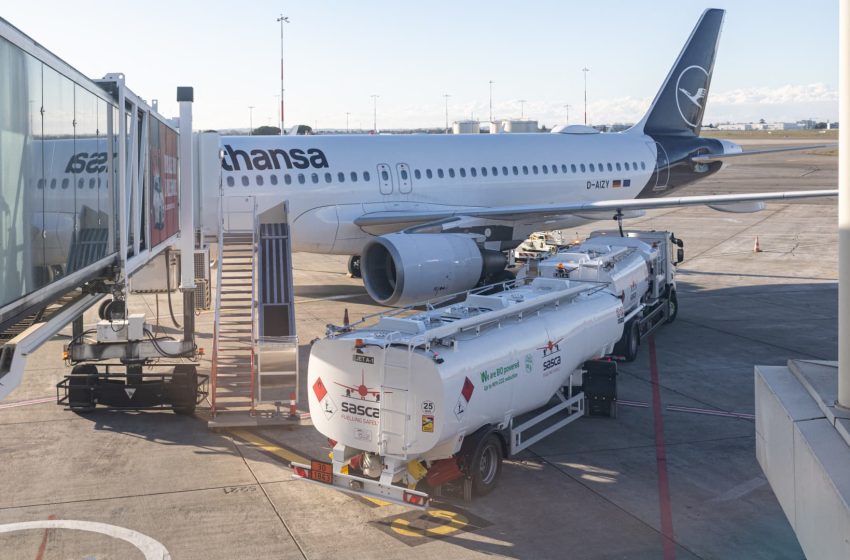  Jet fuel supply concerns grow with Iran war as airlines cut flights