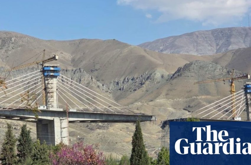  Trump warns Tehran ‘more to follow’ after strike destroys Iran’s largest bridge | US-Israel war on Iran