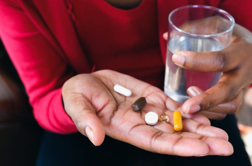  Doctors Reveal 5 Surprising Signs You’re Taking Too Many Vitamins