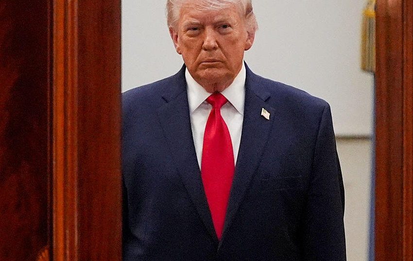  Trump sends mixed messages on securing the Strait of Hormuz