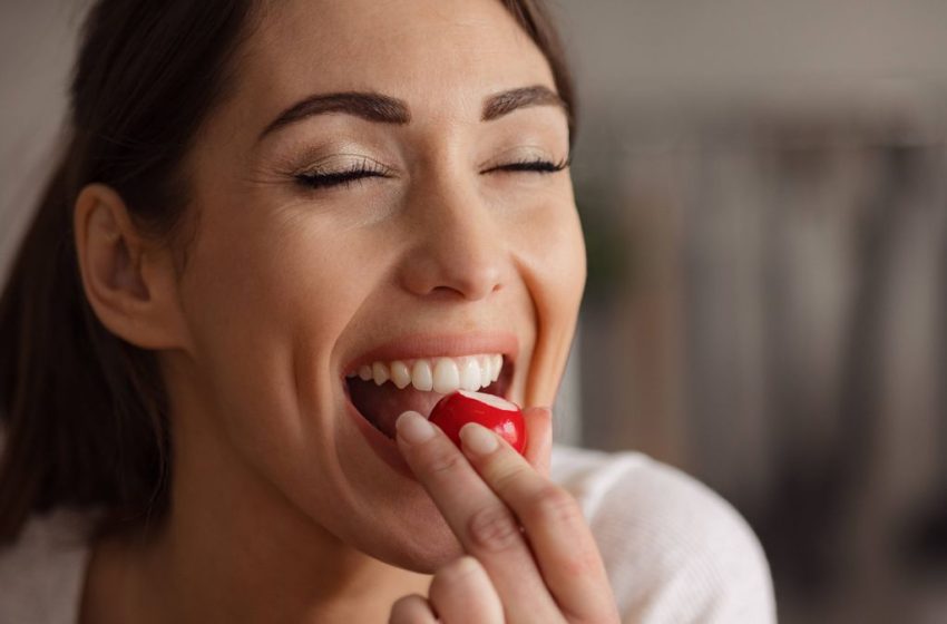  Eating two foods helps lower cholesterol ‘similar to statins’