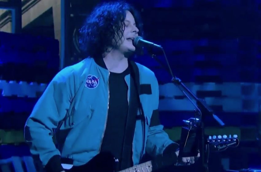  Jack White Lets It Rip on SNL: Watch