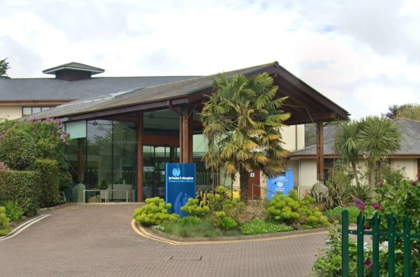  71-Year-Old Man Experienced Stomach Pain on Vacation. He Died Just Weeks Later After Being Diagnosed with Incurable Cancer