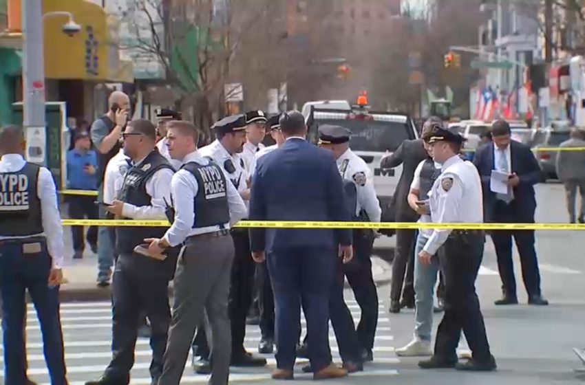  Baby girl in stroller dies after shots fired in East Williamsburg, Brooklyn