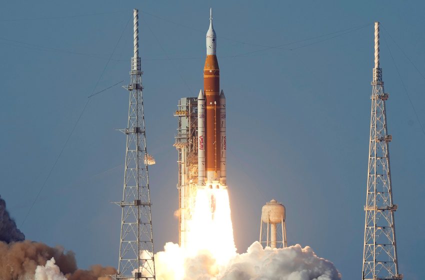  Artemis II launch: Rocket lifts off with 4 astronauts on a mission to the moon and back